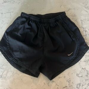 Nike Tempo Short - Black on Black